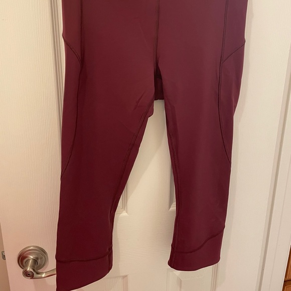 Lululemon In Movement Tight 21” Everlux - Picture 4 of 4